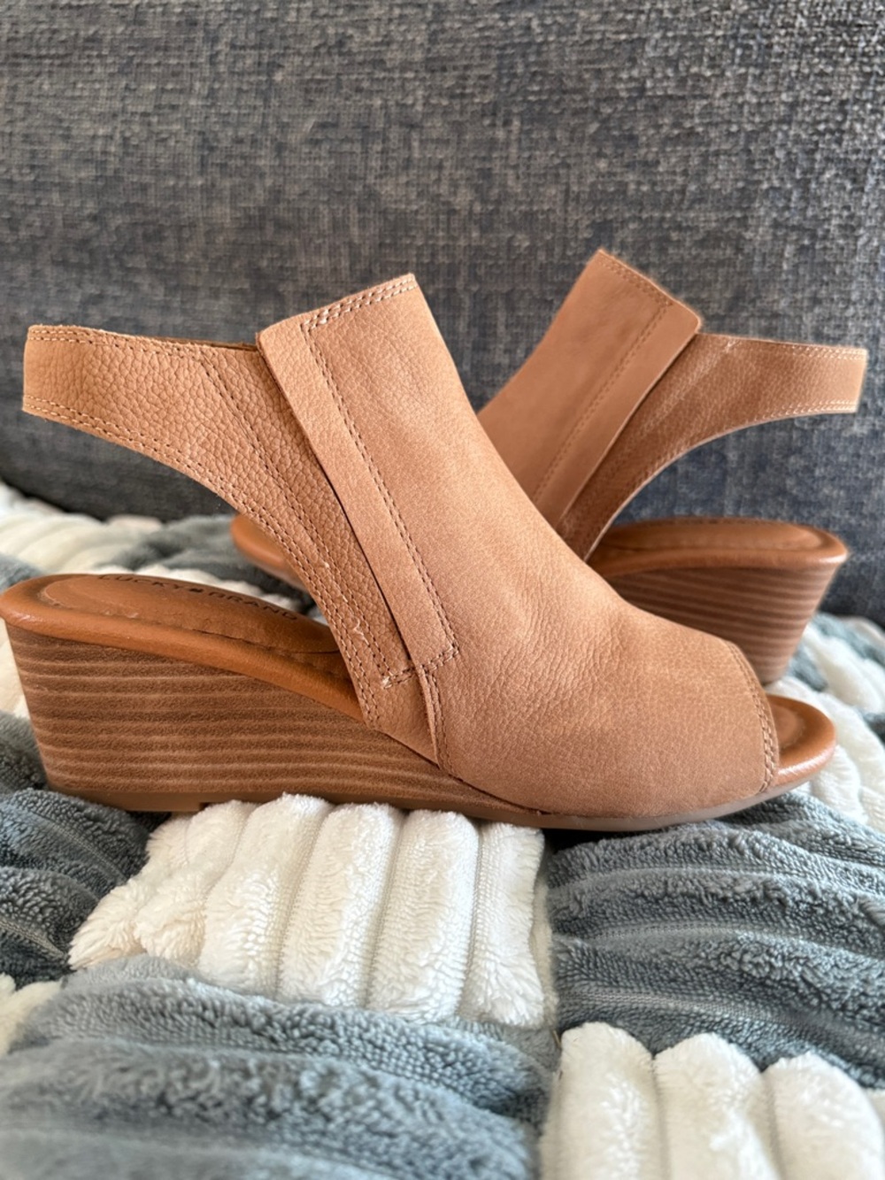 Lucky Brand Movisa Leather Wedge Sandals